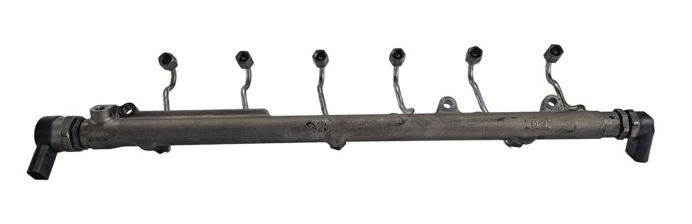 Thumbnail 8: 09-13 BMW X5 (E70) 3.0L M57 DIESEL FUEL RAIL w/INJECTOR LINES PRESSURE SENSOR