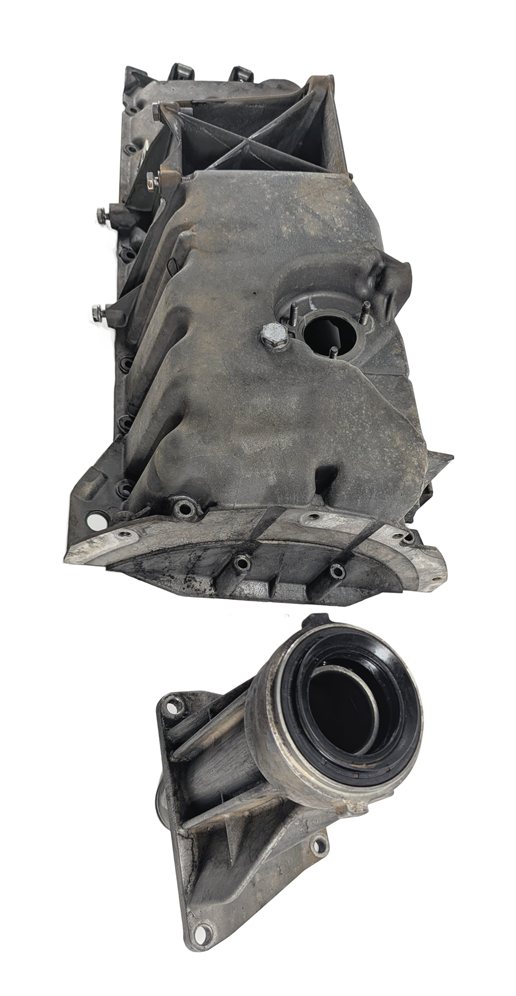 Thumbnail 4: 2009-2013 BMW X5 (E70) 3.0L M57 TWIN TURBO DIESEL ENGINE OIL PAN w/ OUTPUT SHAFT