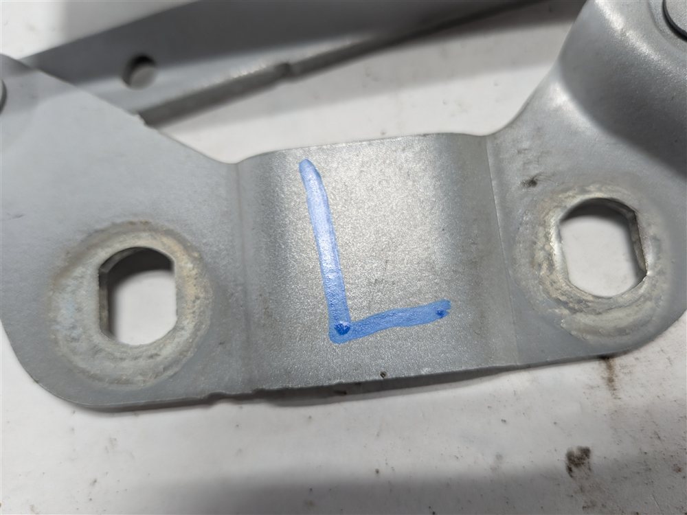 Thumbnail 4: 2008-2019 LAND ROVER LR2 RANGE ROVER EVOQUE (L538) HOOD HINGE SET-2 (White)