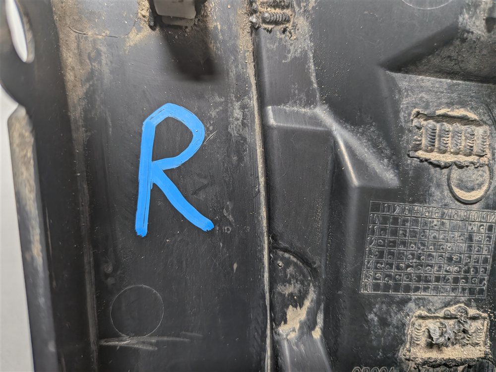 Thumbnail 5: 2012-2019 RANGE ROVER EVOQUE (L538) FRONT RIGHT FENDER LOWER MOLDING (White)