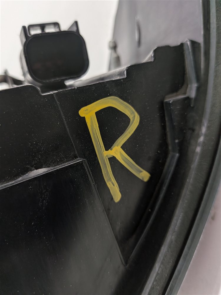 Thumbnail 11: 16-18 RANGE ROVER EVOQUE L538 RIGHT OUTER QUARTER TAILLIGHT W/O BLACK DESIGN