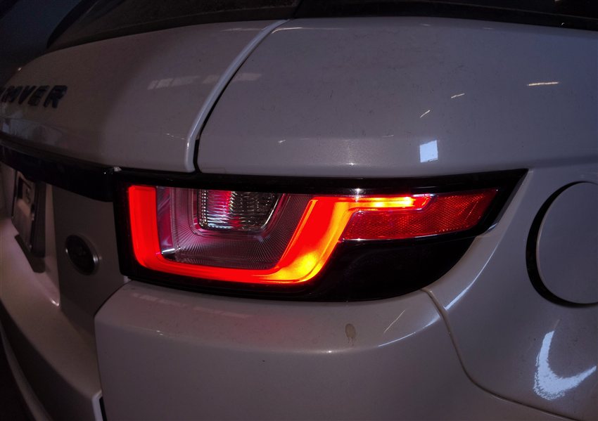 Thumbnail 2: 16-18 RANGE ROVER EVOQUE L538 RIGHT OUTER QUARTER TAILLIGHT W/O BLACK DESIGN
