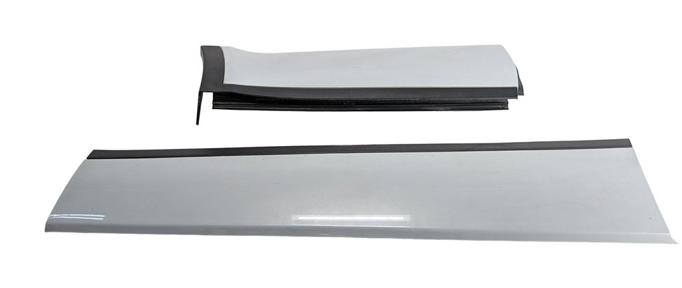 Thumbnail 3: 16-19 RANGE ROVER EVOQUE L538 FRONT REAR RIGHT DOOR LOWER MOLDING SET/2 (White)