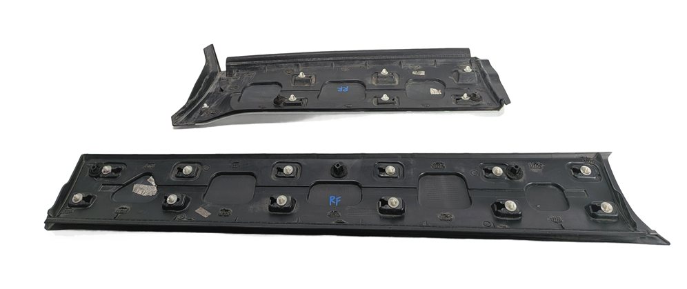 Thumbnail 4: 16-19 RANGE ROVER EVOQUE L538 FRONT REAR RIGHT DOOR LOWER MOLDING SET/2 (White)