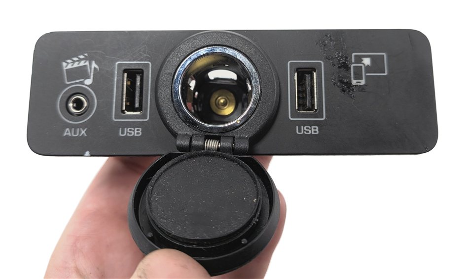 Thumbnail 6: 2016 RANGE ROVER EVOQUE (L538) AUX INPUT USB POWER SOCKET OUTLET PANEL 12V