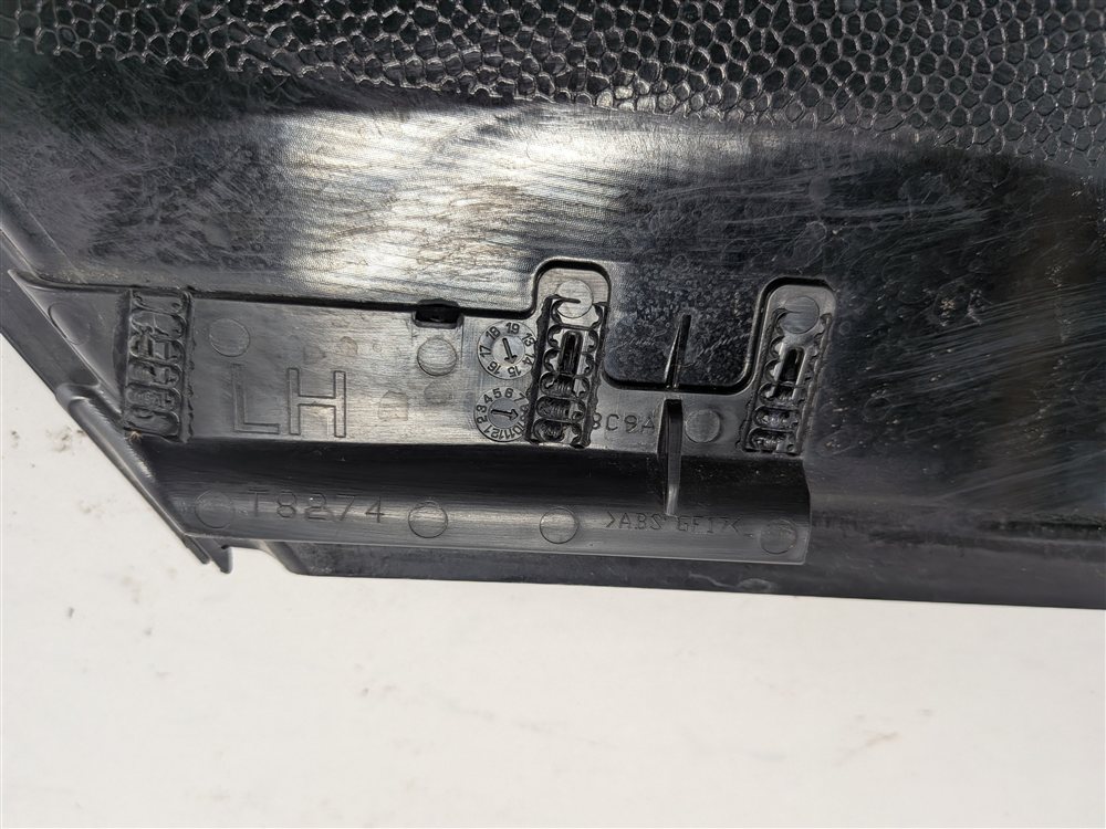 Thumbnail 8: 2016 RANGE ROVER EVOQUE (L538) REAR LEFT D PILLAR APPLIQUE MOLDING TRIM BLACK