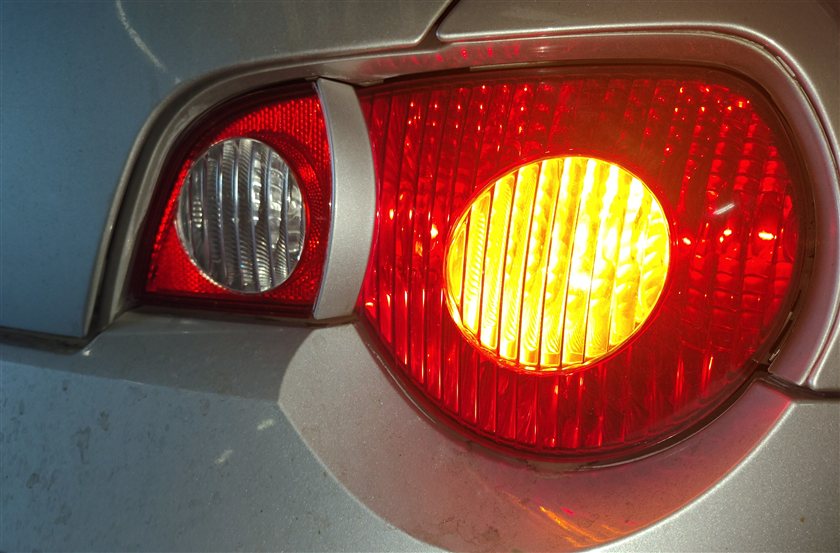 Thumbnail 2: 2003-2005 BMW Z4 (E85) REAR RIGHT PASSENGER TAILLIGHT BRAKE LIGHT LAMP (Silver)