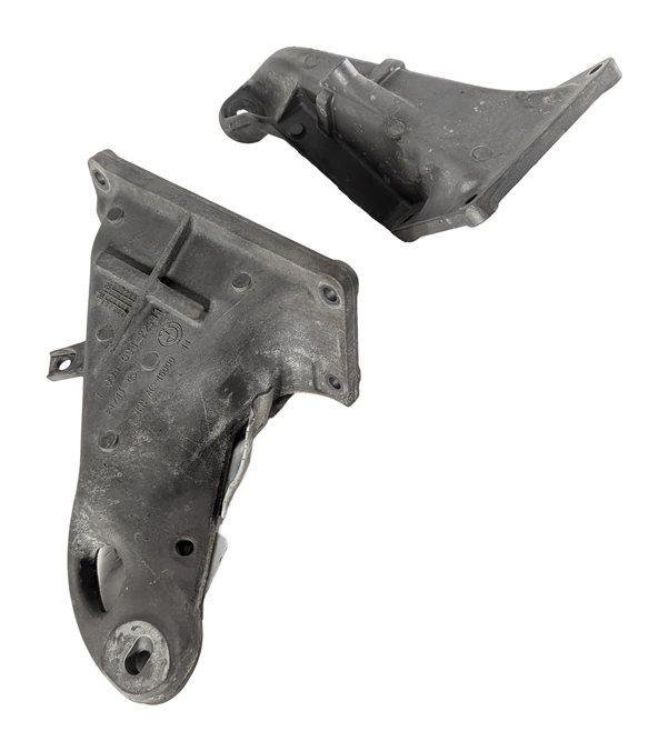 2005 BMW Z4 (E85) 2.5L (M54) ENGINE LEFT/RIGHT MOTOR MOUNT SUPPORT BRACKET SET/2