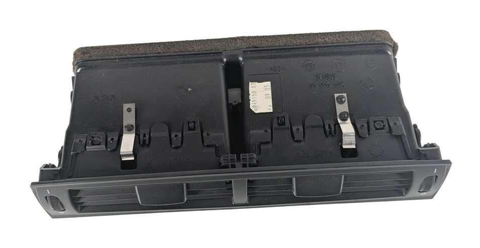 Thumbnail 3: 2005 BMW Z4 (E85) FRONT CENTER DASH HEAT AIR AC VENT OUTLET GRILLE BEZEL (Black)