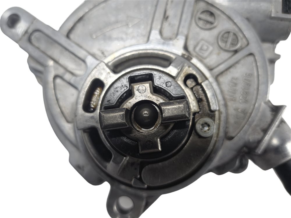 Thumbnail 9: 2008-2013 MERCEDES C250 C300 E300 E350 GLK S400 SLK (W204 W212 W221) VACUUM PUMP