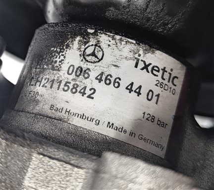 Thumbnail 8: 2010-2011 MERCEDES E350 E550 (W212) POWER STEERING PUMP w/ PULLEY & RESERVOIR