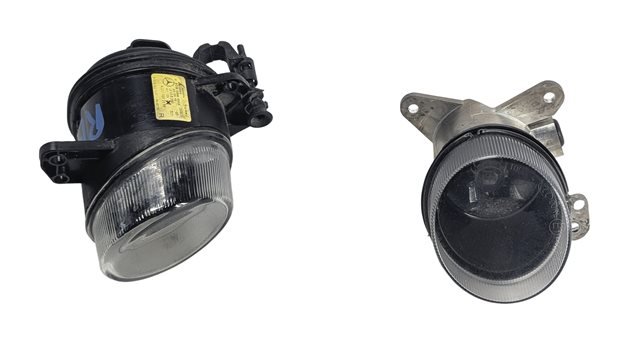10-12 MERCEDES E-CLASS A207 C207 W207 W212 FRONT RIGHT PASSENGER FOGLIGHT SET/2