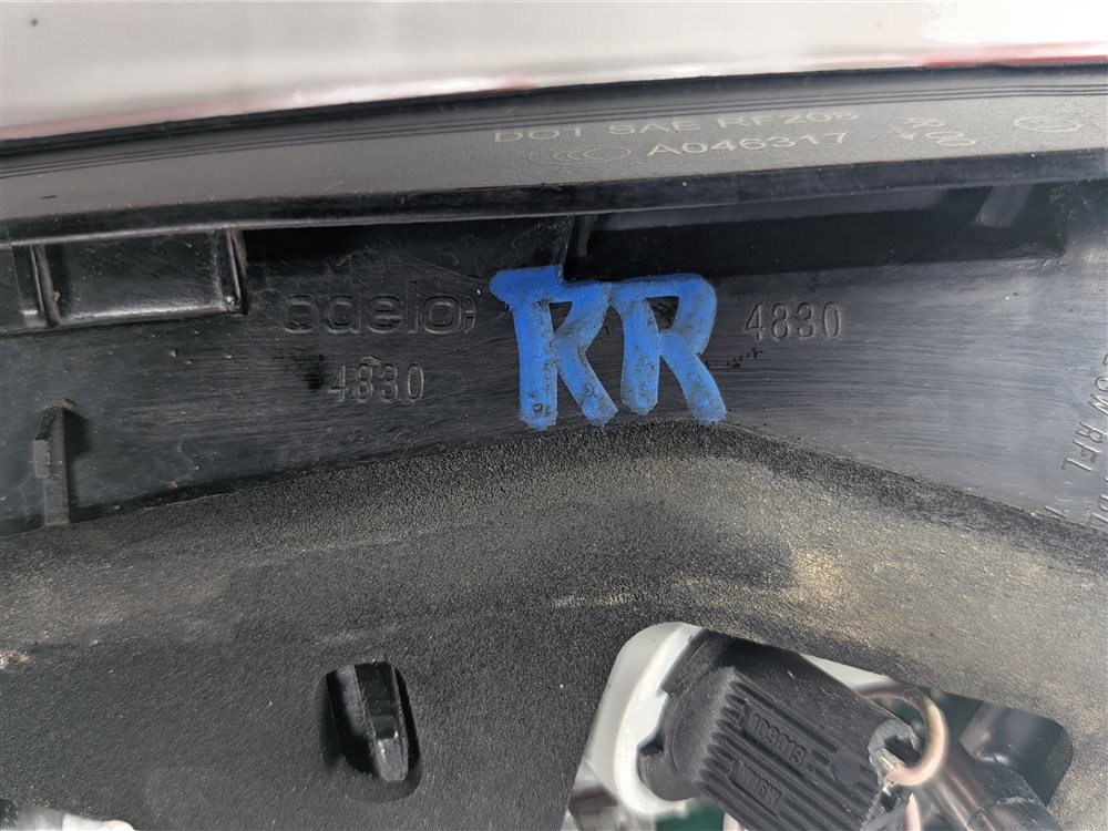 Thumbnail 7: 2010-2013 MERCEDES E300 E350 E400 E550 (W212) RIGHT INNER TAILLIGHT LIGHT LAMP