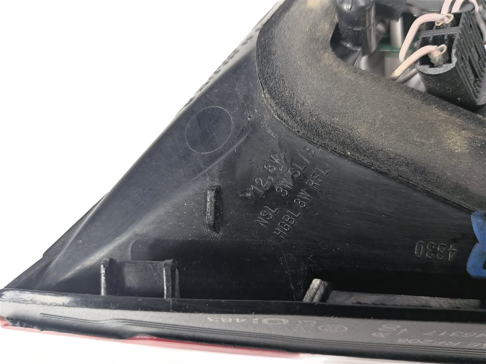 Thumbnail 8: 2010-2013 MERCEDES E300 E350 E400 E550 (W212) RIGHT INNER TAILLIGHT LIGHT LAMP
