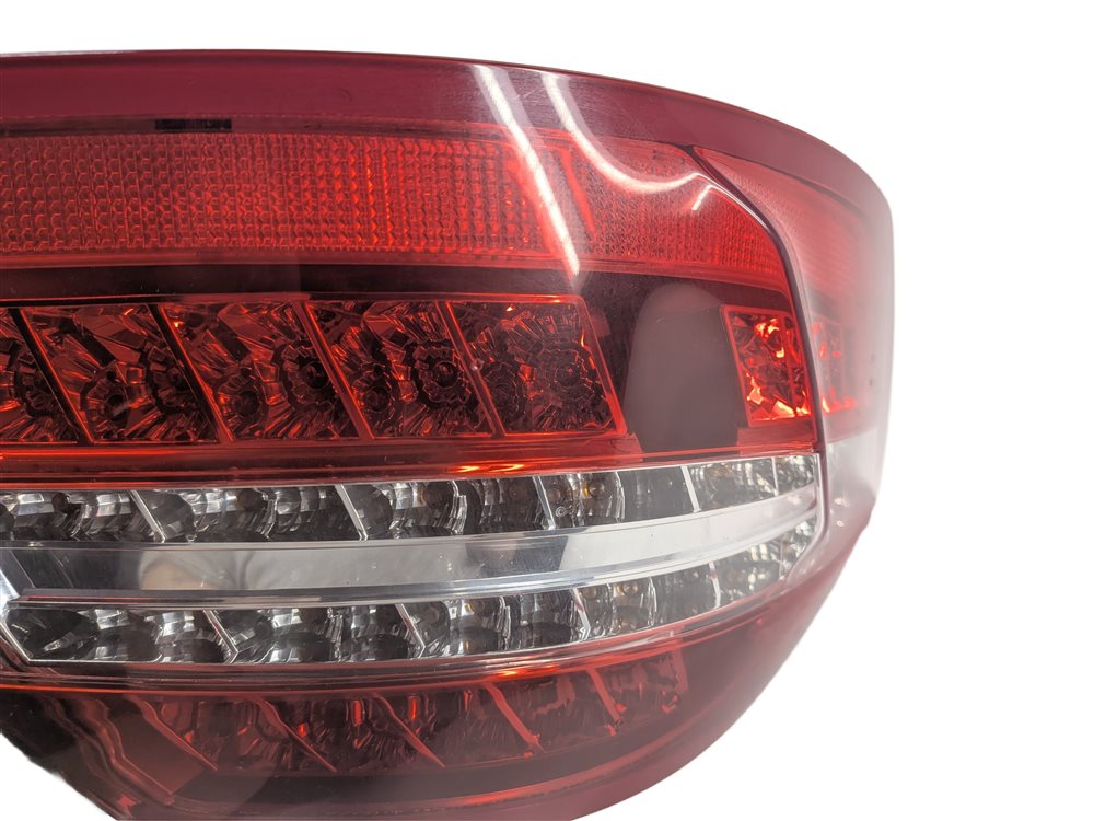 Thumbnail 7: 10-13 MERCEDES E-CLASS (W212) SEDAN LEFT DRIVER REAR TAILLIGHT BRAKE LIGHT LAMP