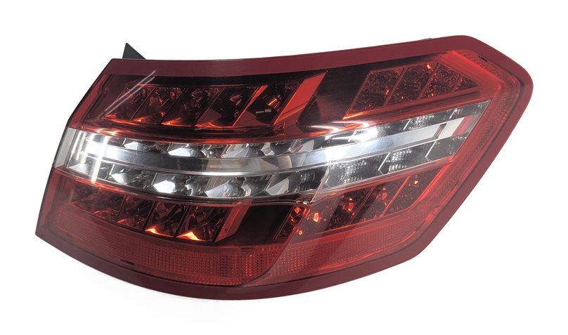 Thumbnail 3: 10-13 MERCEDES E-CLASS (W212) SEDAN RIGHT PASSENGER TAILLIGHT BRAKE LIGHT LAMP