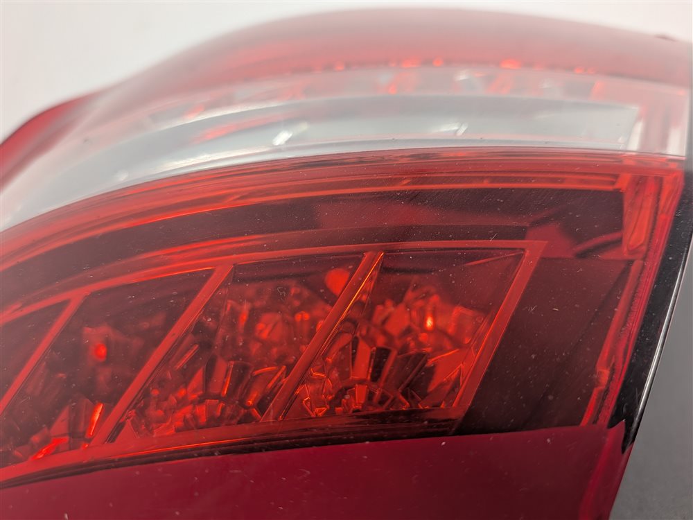 Thumbnail 7: 10-13 MERCEDES E-CLASS (W212) SEDAN RIGHT PASSENGER TAILLIGHT BRAKE LIGHT LAMP