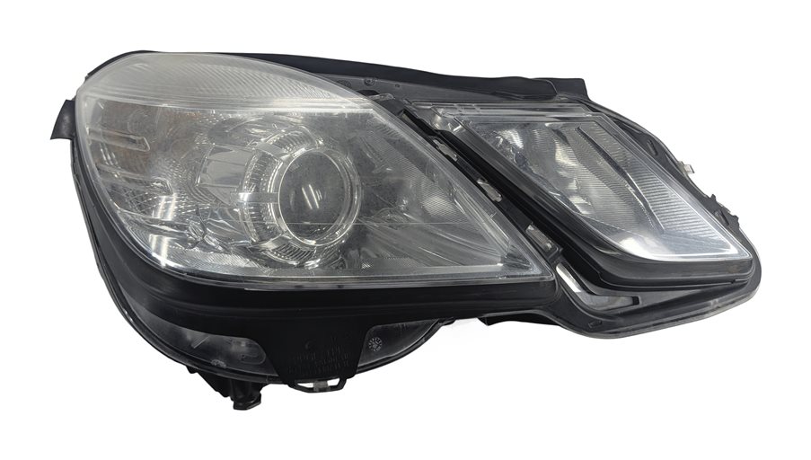 2010-2013 MERCEDES BENZ E300 E350 E400 E550 (W212) RIGHT HALOGEN HEADLIGHT LAMP