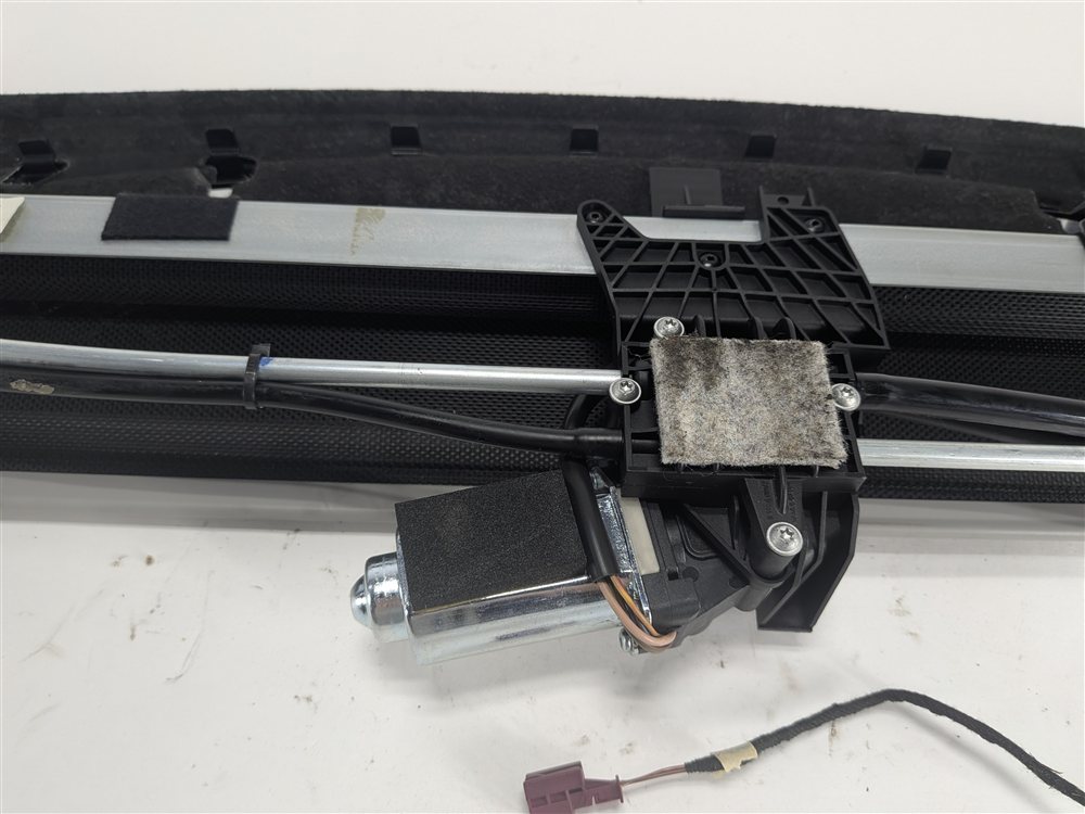 Thumbnail 6: 10-16 MB E250 E350 E400 E550 E63 W212 REAR POWER SUN SHADE PARCEL SHELF (Gray)