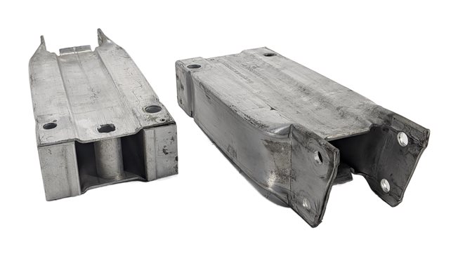 10-18 MERCEDES E300 E350 E400 E550 CLS550 FRONT LEFT/RIGHT BUMPER BRACKET SET/2