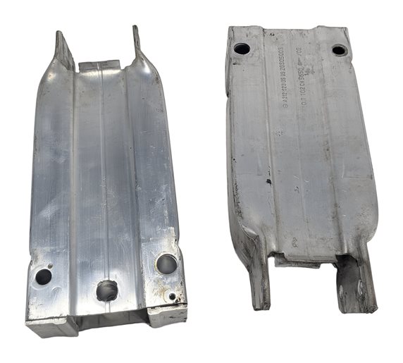 Thumbnail 3: 10-18 MERCEDES E300 E350 E400 E550 CLS550 FRONT LEFT/RIGHT BUMPER BRACKET SET/2