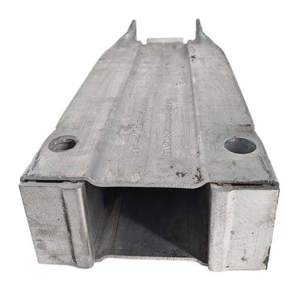 Thumbnail 8: 10-18 MERCEDES E300 E350 E400 E550 CLS550 FRONT LEFT/RIGHT BUMPER BRACKET SET/2