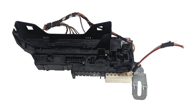 Thumbnail 2: 2010 MERCEDES E350 (W212) 3.5L REAR FUSE BOX RELAY PANEL CARRIER BLOCK
