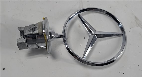 Thumbnail 6: 2010 MERCEDES E350 (W212) FRONT HOOD STANDING STAR ORNAMENT EMBLEM BADGE