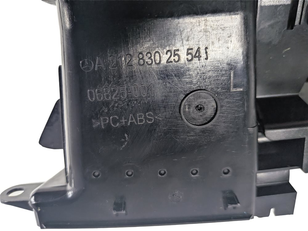 Thumbnail 9: 2010 MERCEDES E350 (W212) FRONT CENTER DASH HEAT AIR AC VENT (Black)