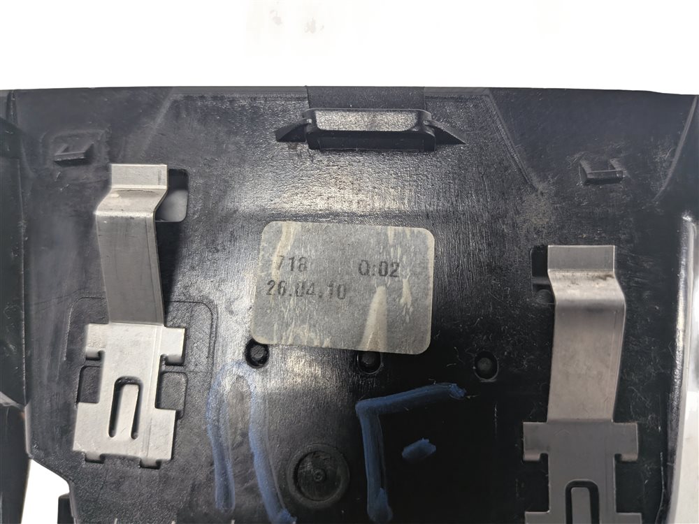 Thumbnail 8: 2010 MERCEDES E350 W212 FRONT RIGHT PASSENGER DASH HEAT AIR AC VENT (Black)