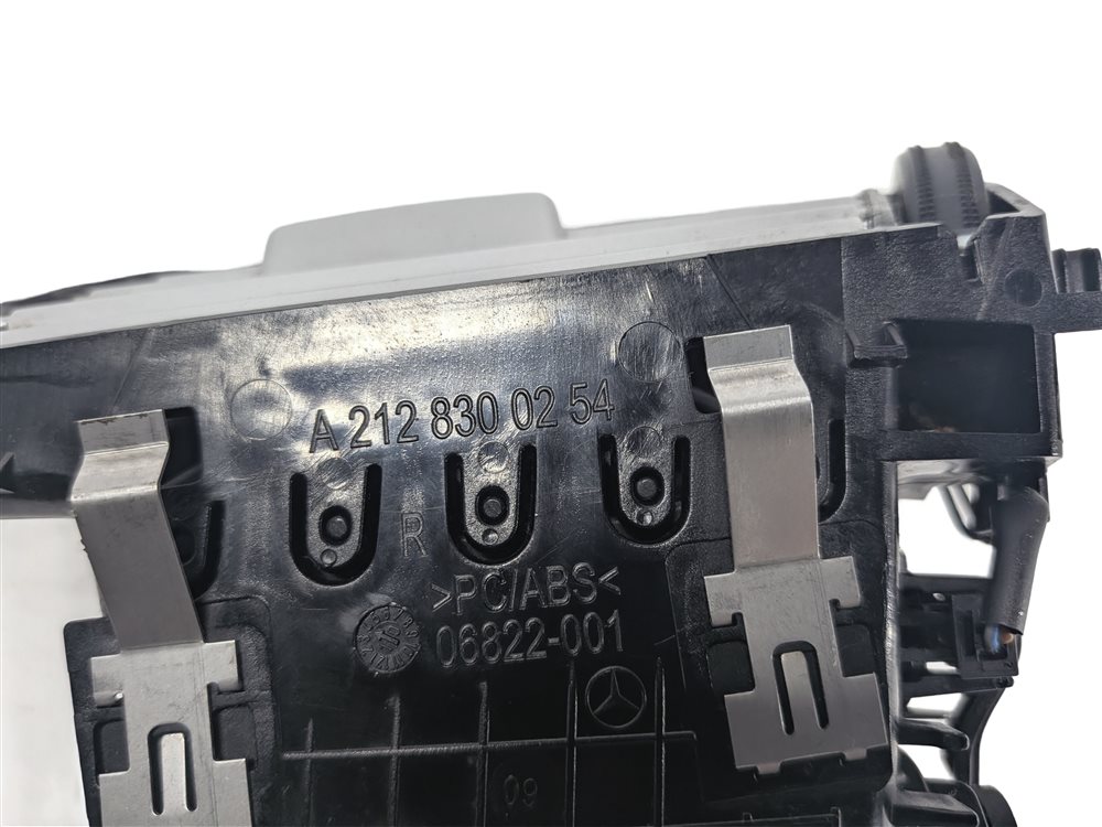 Thumbnail 9: 2010 MERCEDES E350 W212 FRONT RIGHT PASSENGER DASH HEAT AIR AC VENT (Black)