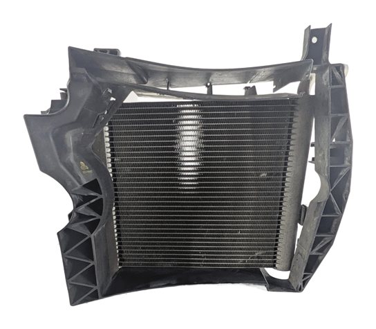 Thumbnail 6: 13-22 RANGE ROVER SPORT DISCOVERY (L405 L462 L494) AUXILIARY RADIATOR & BRACKET