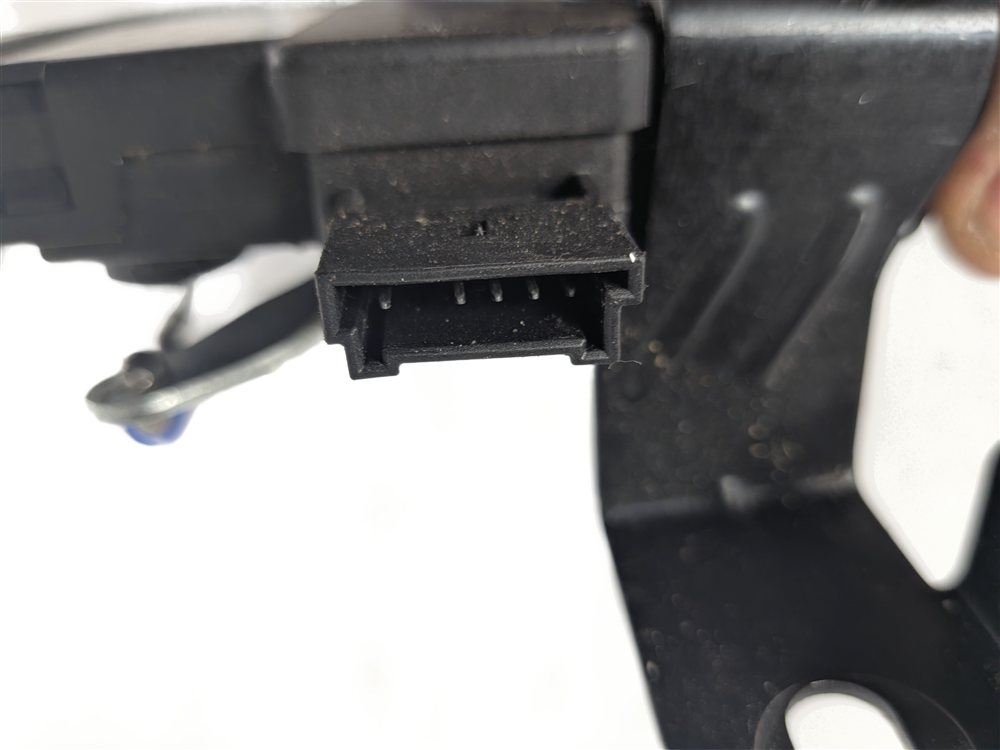 Thumbnail 11: 2016 RANGE ROVER (L405) REAR LEFT LOWER TAILGATE LOCK LATCH w/ ACTUATOR MOTOR