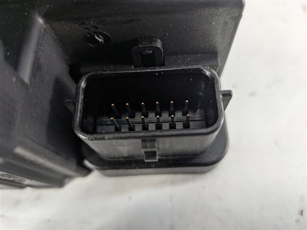 Thumbnail 7: 2016 RANGE ROVER (L405) REAR AIR RIDE SUSPENSION VALVE BLOCK SOLENOID MANIFOLD