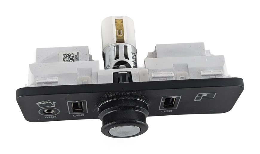 Thumbnail 3: 2016 RANGE ROVER (L405) CENTER CONSOLE DUAL USB AUX 12V POWER OUTLET PORT PANEL