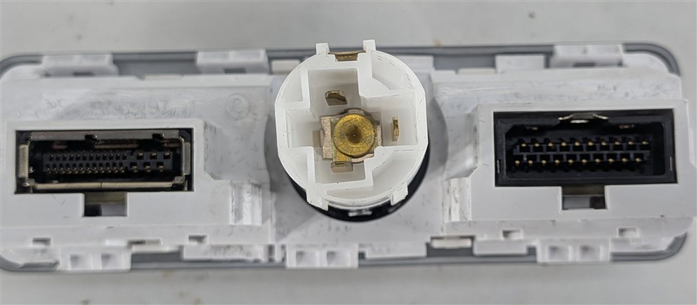 Thumbnail 9: 2016 RANGE ROVER (L405) CENTER CONSOLE DUAL USB AUX 12V POWER OUTLET PORT PANEL