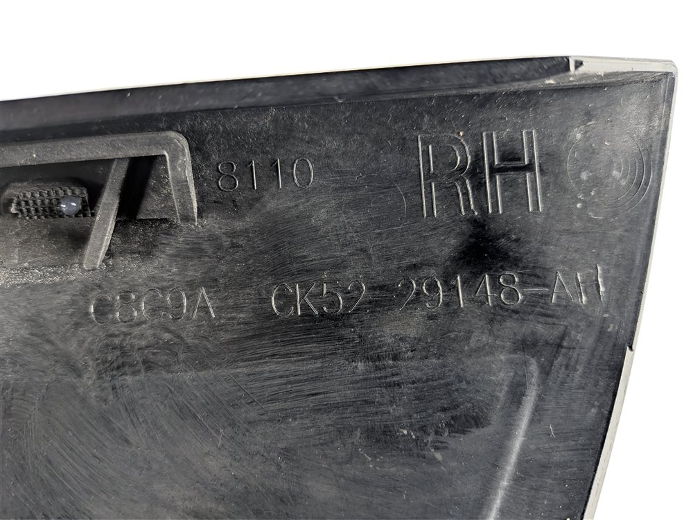 Thumbnail 8: 2016 RANGE ROVER (L405) REAR RIGHT QUARTER D PILLAR TRIM MOLDING (BLACK PLASTIC)
