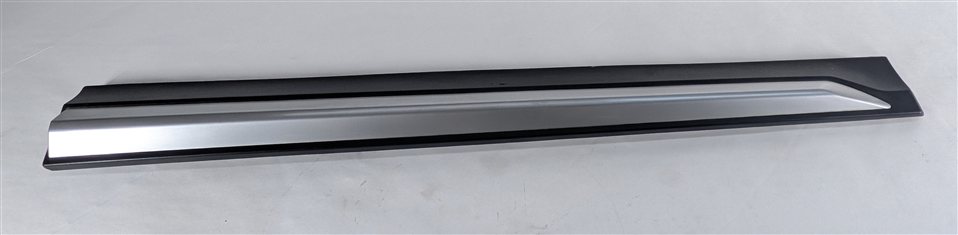 Thumbnail 3: 2015-2017 BMW X3 F25 FRONT LEFT DRIVER LOWER DOOR BODY MOLDING X-LINE (Black)