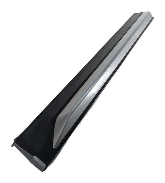 15-17 BMW X3 F25 FRONT RIGHT PASSENGER LOWER DOOR BODY MOLDING X-LINE (Black)