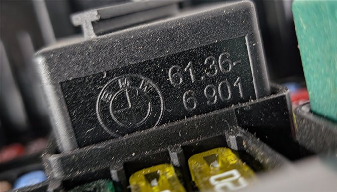 Thumbnail 11: 2015-2017 BMW X3 (F25) REAR POWER DISTRIBUTION RELAY FUSE BOX