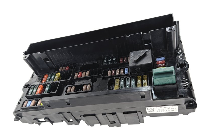 Thumbnail 5: 2015-2017 BMW X3 (F25) REAR POWER DISTRIBUTION RELAY FUSE BOX