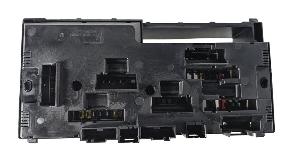 Thumbnail 7: 2015-2017 BMW X3 (F25) REAR POWER DISTRIBUTION RELAY FUSE BOX