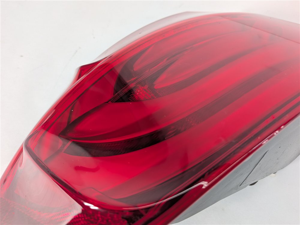 Thumbnail 10: 11-13 BMW 528i 535i 550i M5 (F10) REAR LEFT DRIVER OUTER TAILLIGHT BRAKE LAMP
