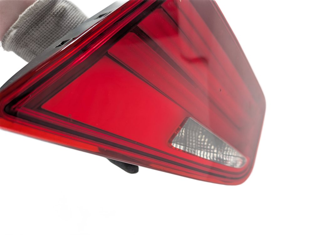 Thumbnail 10: 11-13 BMW 528i 535i 550i M5 (F10) REAR RIGHT PASSENGER INNER TRUNK TAILLIGHT