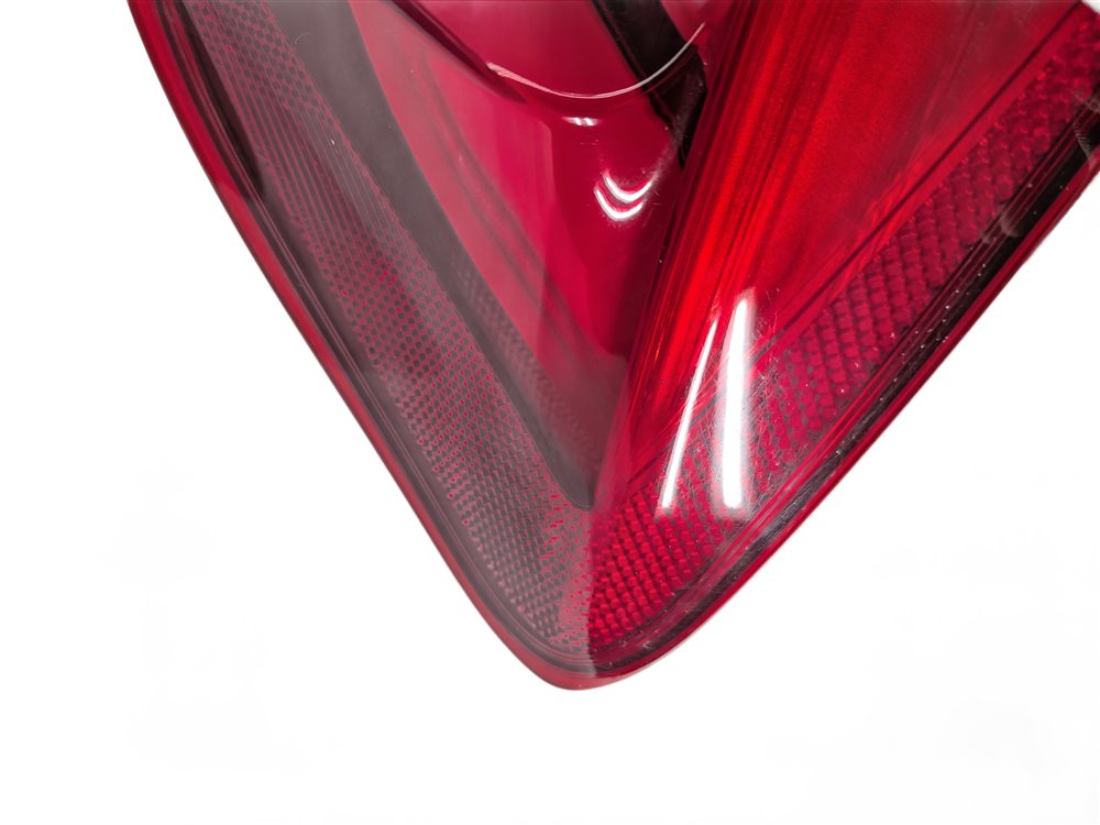 Thumbnail 12: 11-13 BMW 528i 535i 550i M5 (F10) REAR RIGHT PASSENGER OUTER TAILLIGHT LAMP