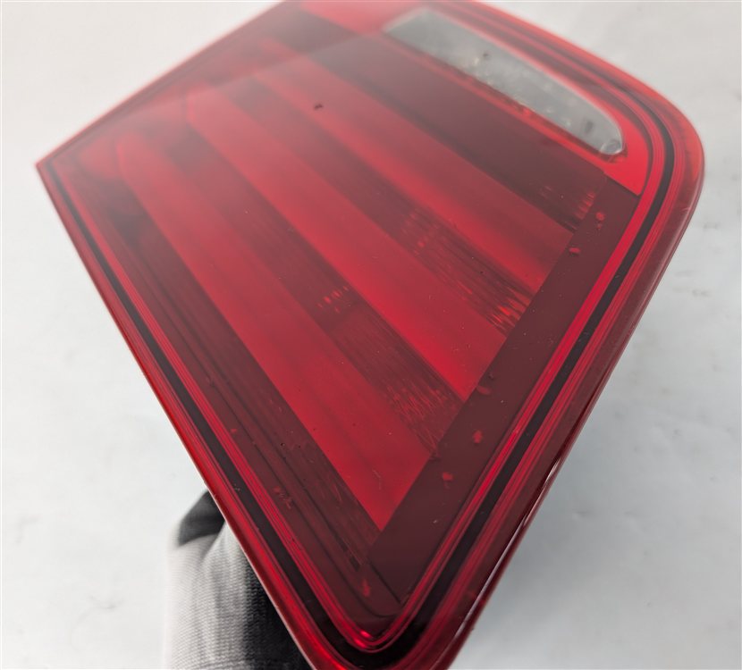 Thumbnail 10: 11-13 BMW 528i 535i 550i M5 (F10) REAR LEFT DRIVER INNER TRUNK TAILLIGHT LAMP