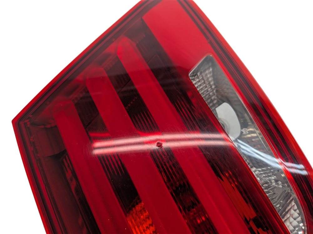 Thumbnail 9: 11-13 BMW 528i 535i 550i M5 (F10) REAR LEFT DRIVER INNER TRUNK TAILLIGHT LAMP