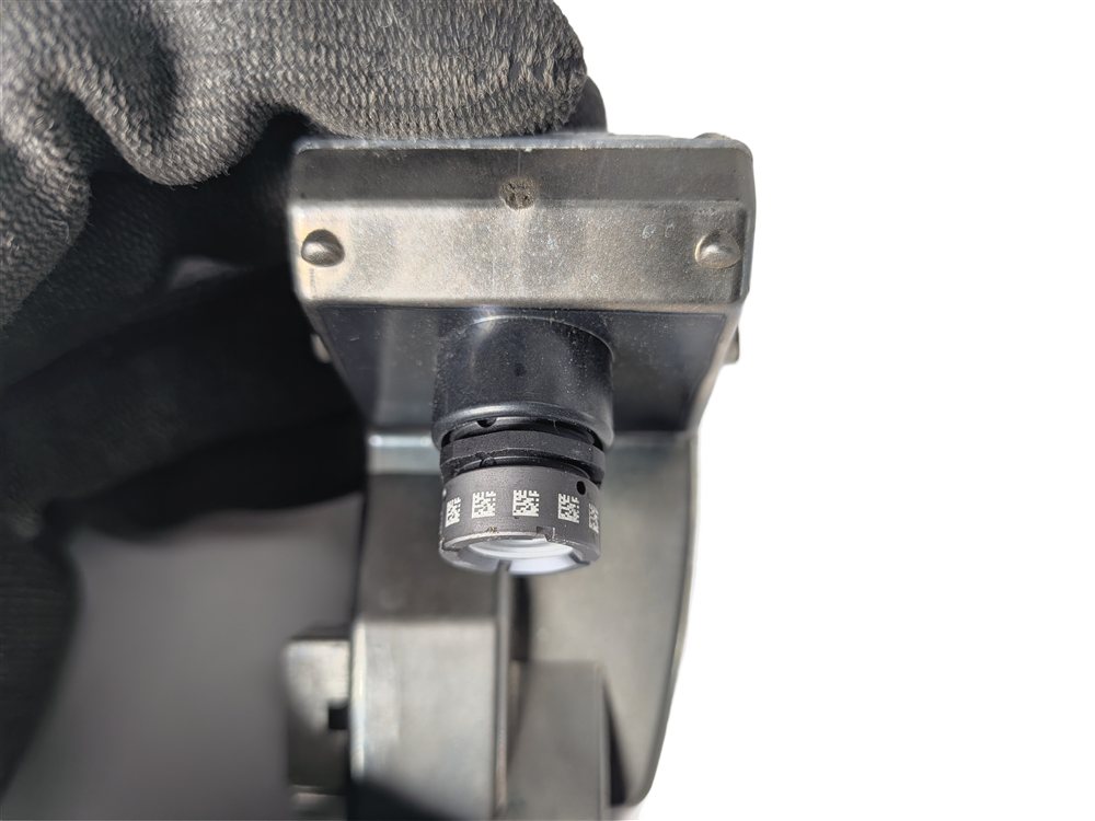 Thumbnail 6: 2011-2012 BMW 528i 535i 550i M5 (F10) FRONT LANE DEPARTURE WARNING CAMERA