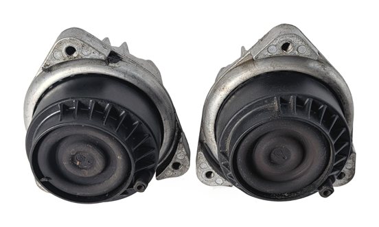 Thumbnail 2: 2011 BMW 550I (F10) 4.4L (N63) ENGINE LEFT/RIGHT MOTOR SUPPORT MOUNT SET/2