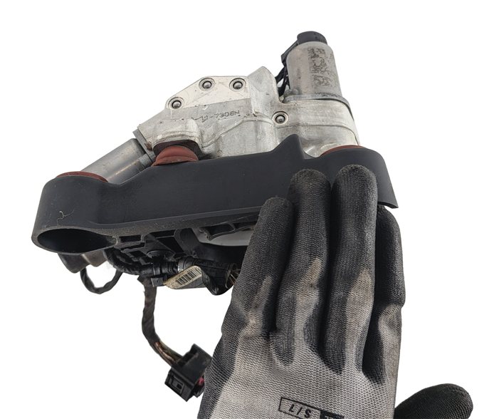 Thumbnail 5: 2011 BMW 550I F10 DYNAMIC DRIVE ACTIVE ROLL STABILIZATION HYDRAULIC VALVE BLOCK